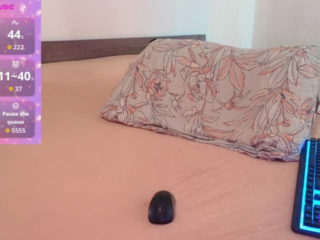 Rosebelle1 live cam on BongaCams
