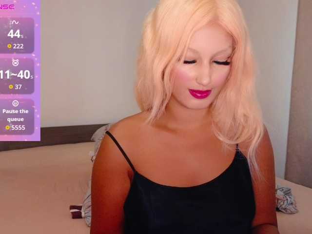 Rosebelle1 live cam on BongaCams