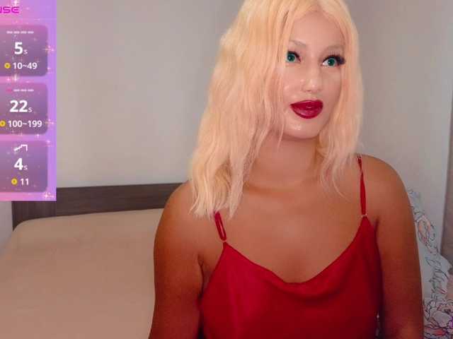 Rosebelle1 live cam on BongaCams
