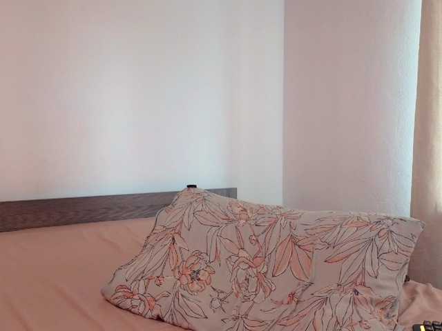 Rosebelle1 live cam on BongaCams
