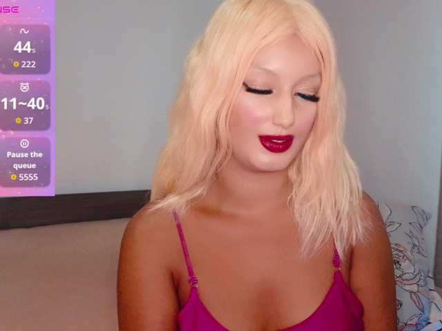 Rosebelle1 live cam on BongaCams