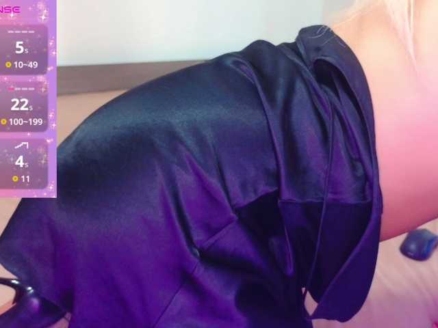 Rosebelle1 live cam on BongaCams