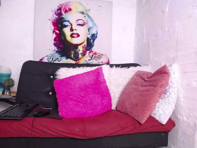 dany-meraky live cam on BongaCams