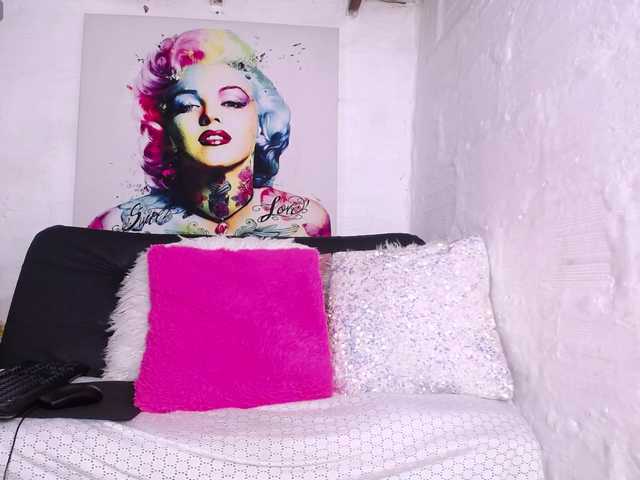 dany-meraky live cam on BongaCams