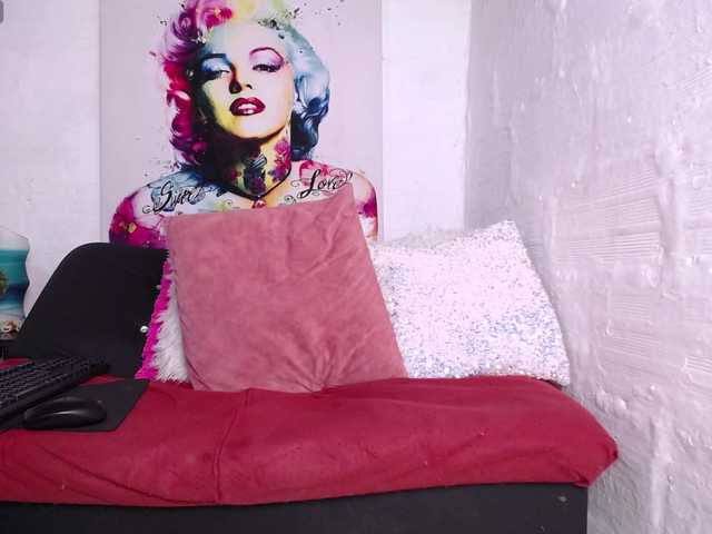 dany-meraky live cam on BongaCams
