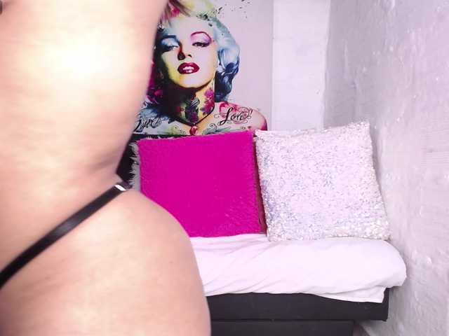 dany-meraky live cam on BongaCams