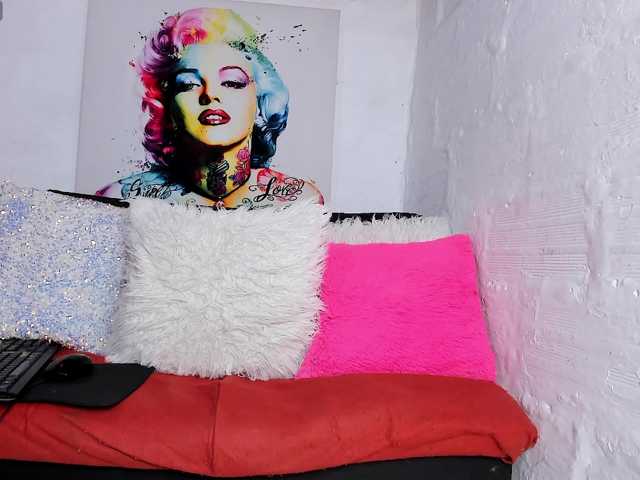 dany-meraky live cam on BongaCams