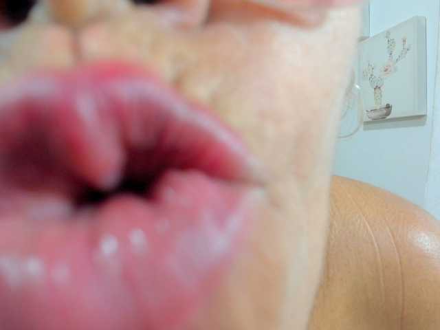 rousse-sexyandhot live cam on BongaCams