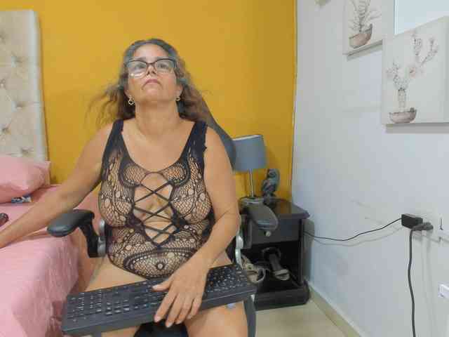 rousse-sexyandhot webcam