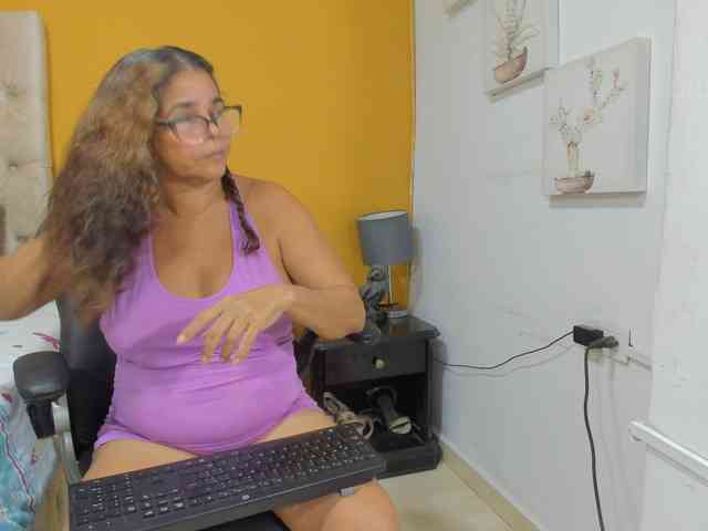 rousse-sexyandhot webcam