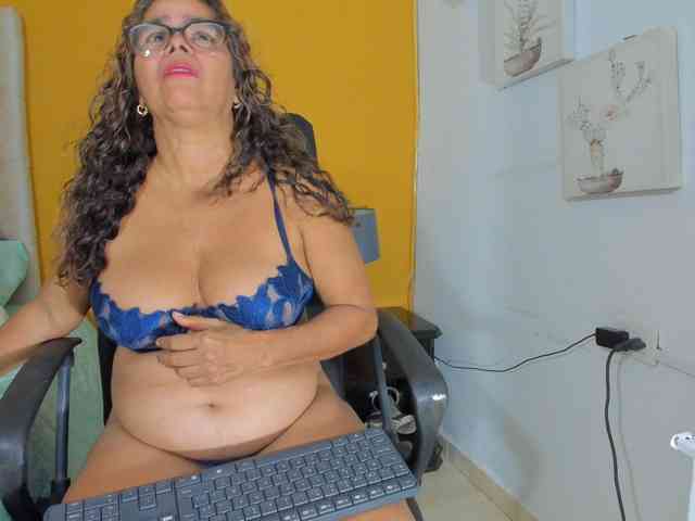 rousse-sexyandhot webcam