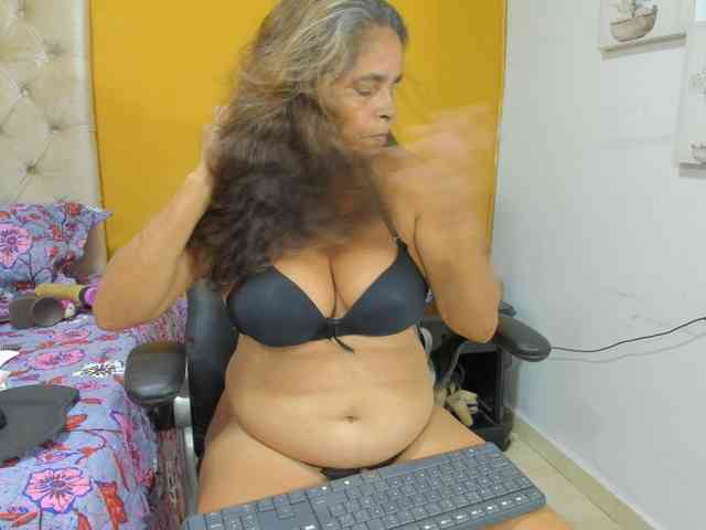rousse-sexyandhot webcam