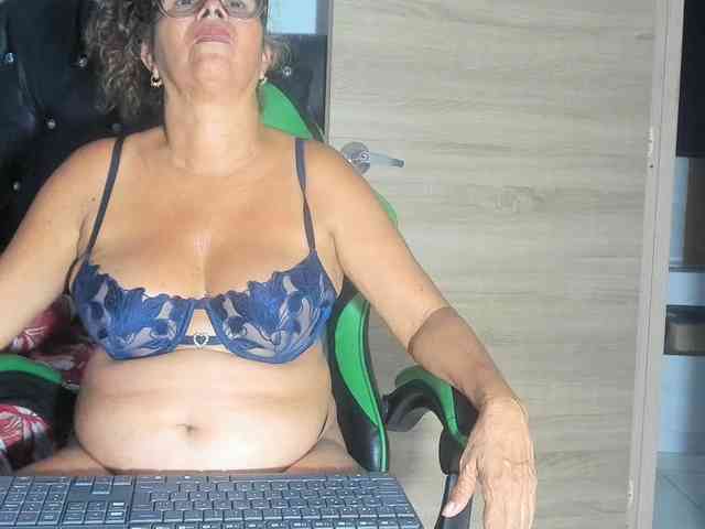 rousse-sexyandhot webcam