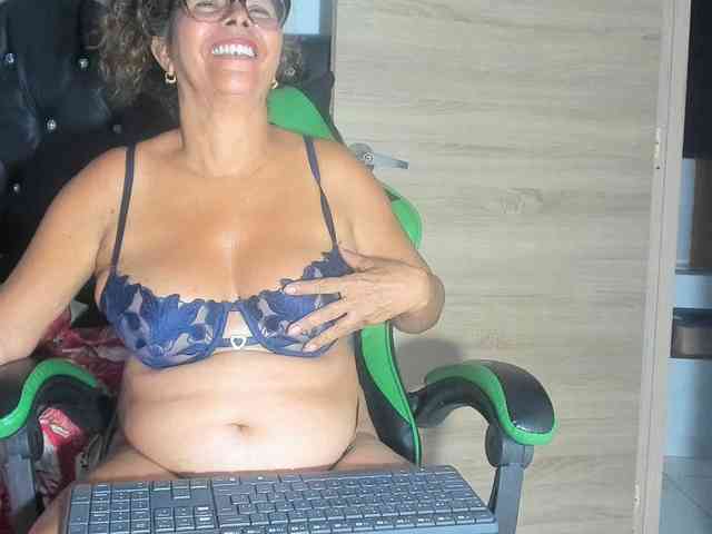 rousse-sexyandhot webcam