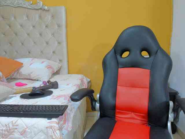 rousse-sexyandhot webcam