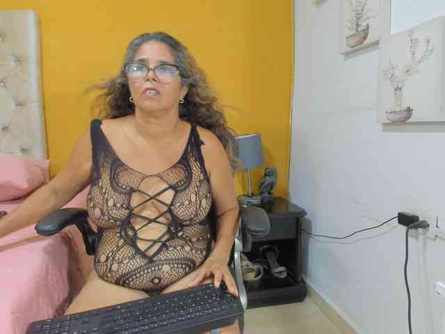 rousse-sexyandhot webcam