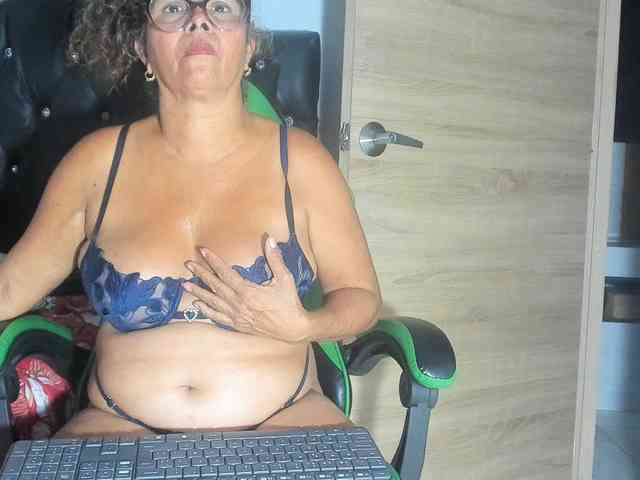 rousse-sexyandhot webcam