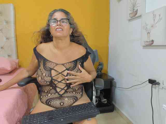 rousse-sexyandhot webcam