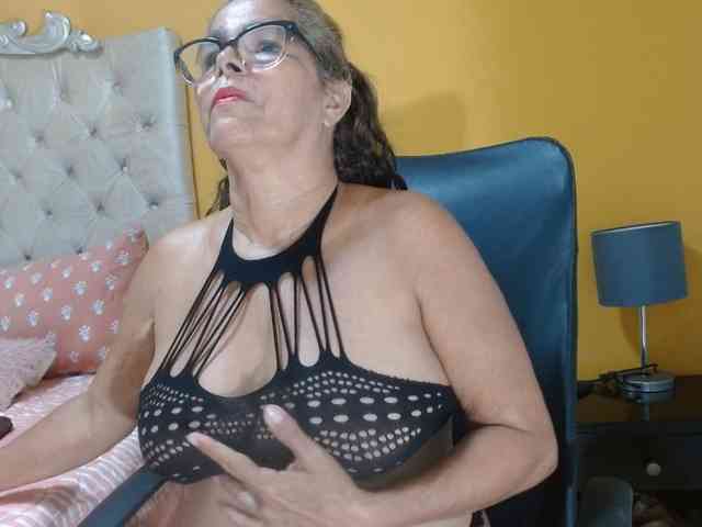 rousse-sexyandhot webcam