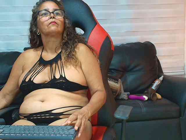 rousse-sexyandhot webcam
