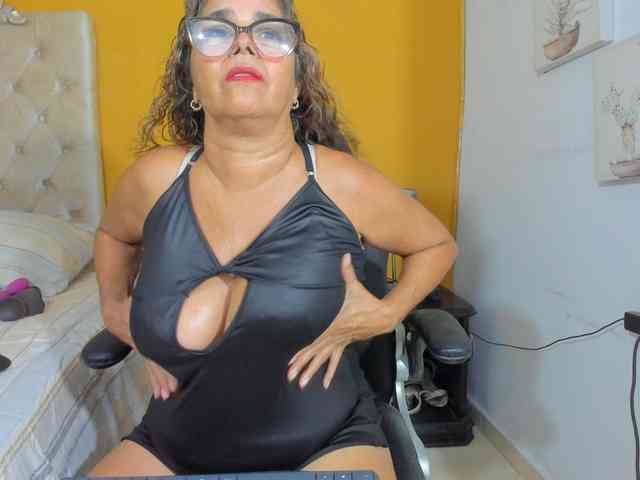 rousse-sexyandhot webcam