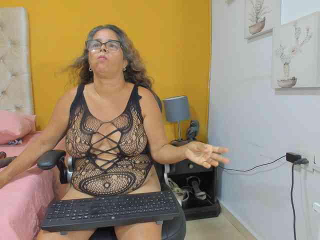 rousse-sexyandhot webcam