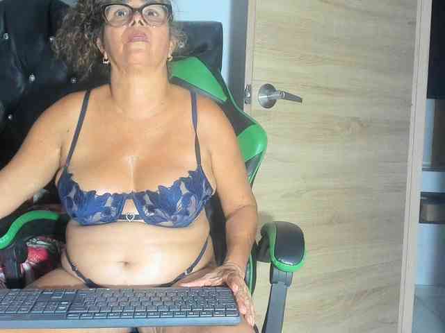 rousse-sexyandhot webcam