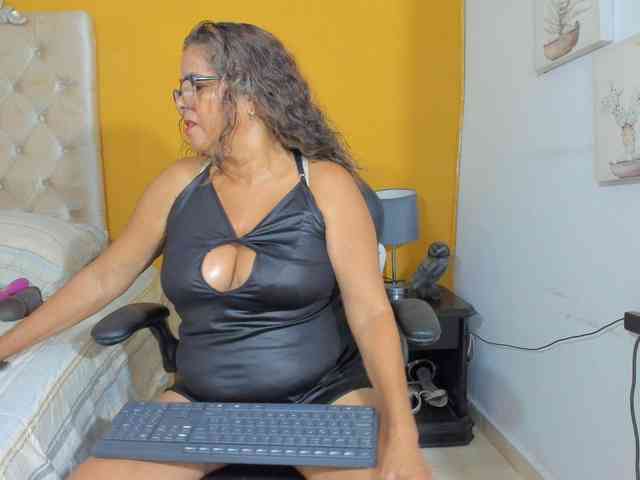 rousse-sexyandhot webcam