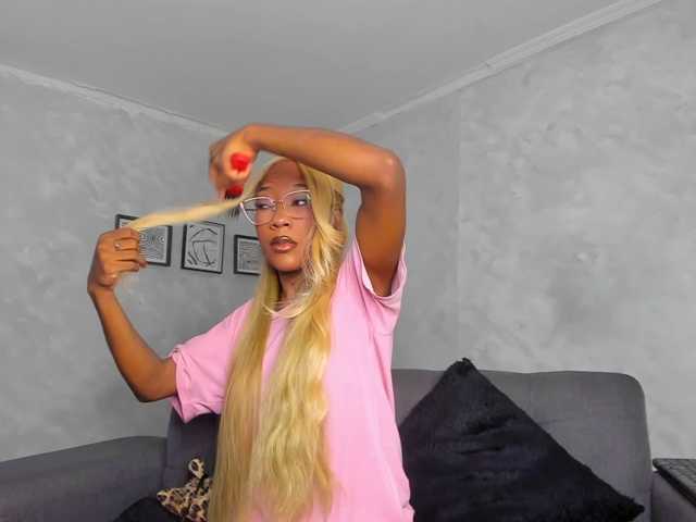 Deyymadisson live cam on BongaCams