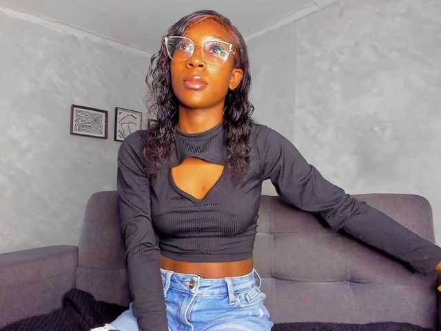 Deyymadisson live cam on BongaCams