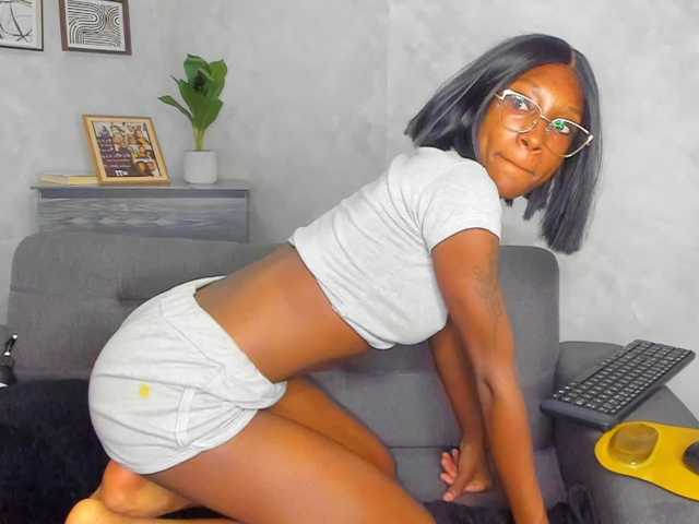 Deyymadisson live cam on BongaCams