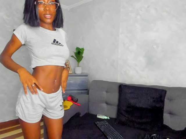 Deyymadisson live cam on BongaCams