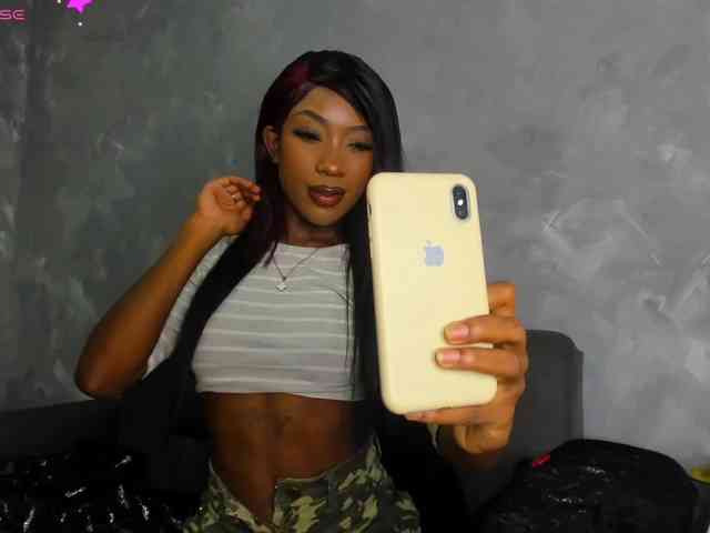 モデル: Deyymadisson