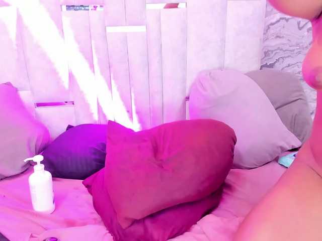 VeronicaLodge23 live cam on BongaCams