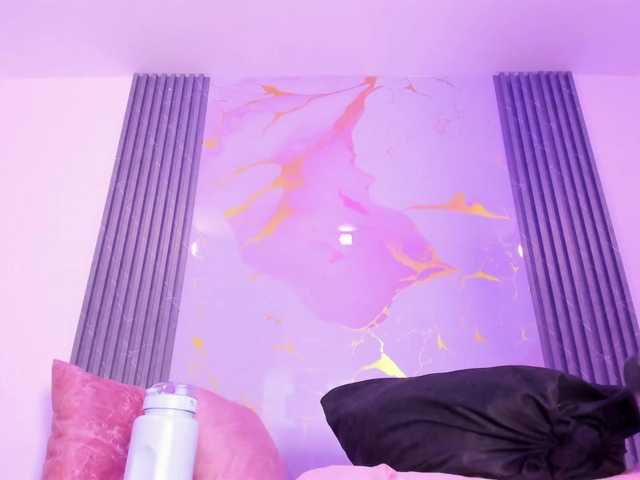 VeronicaLodge23 live cam on BongaCams