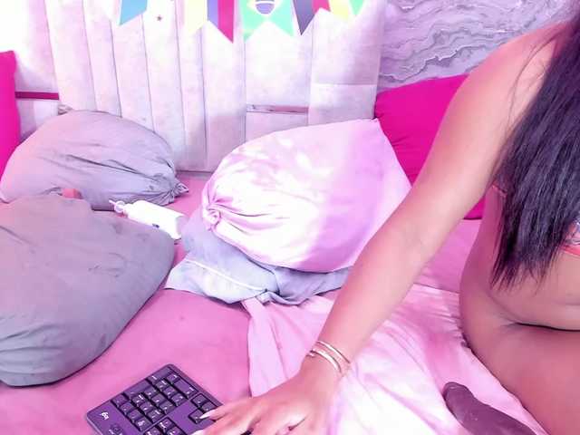 VeronicaLodge23 live cam on BongaCams