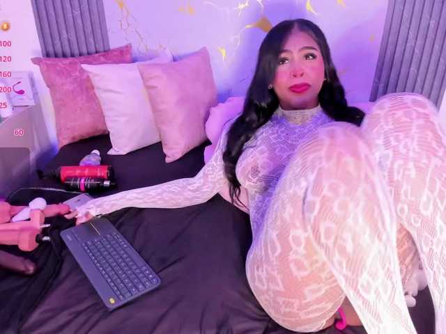 VeronicaLodge23 live cam on BongaCams