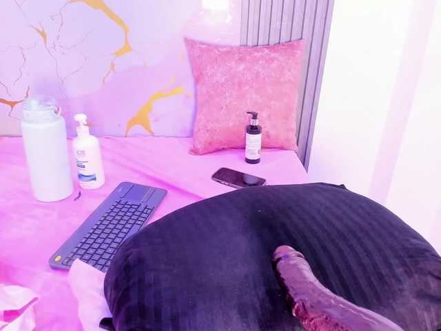 VeronicaLodge23 live cam on BongaCams