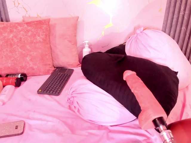 VeronicaLodge23 live cam on BongaCams