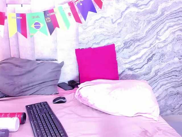 VeronicaLodge23 live cam on BongaCams