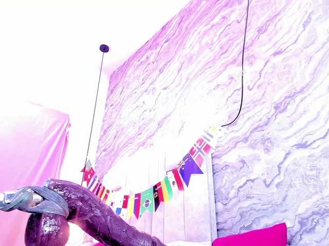 VeronicaLodge23 live cam on BongaCams