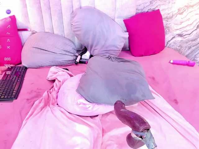 VeronicaLodge23 live cam on BongaCams