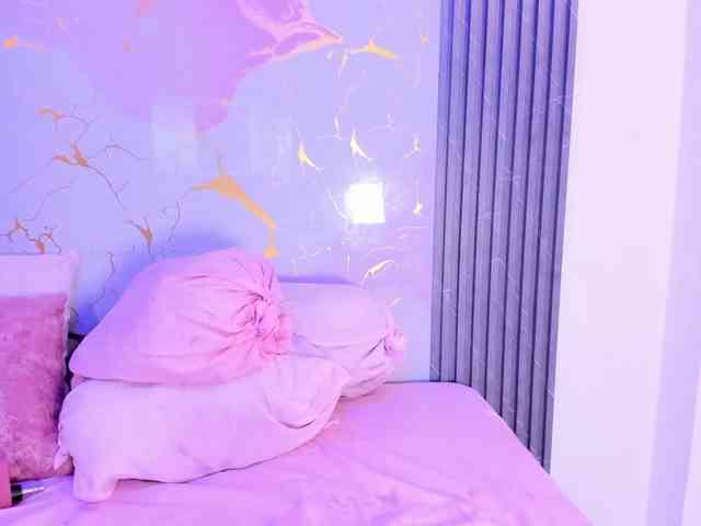 Model: VeronicaLodge23