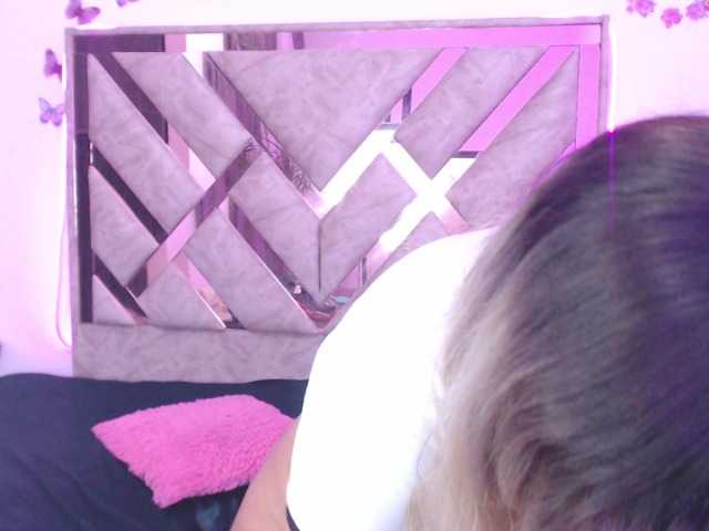 TessaM2 live webcam show