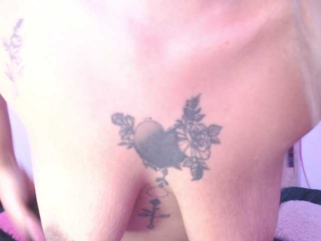 TessaM2 live webcam show