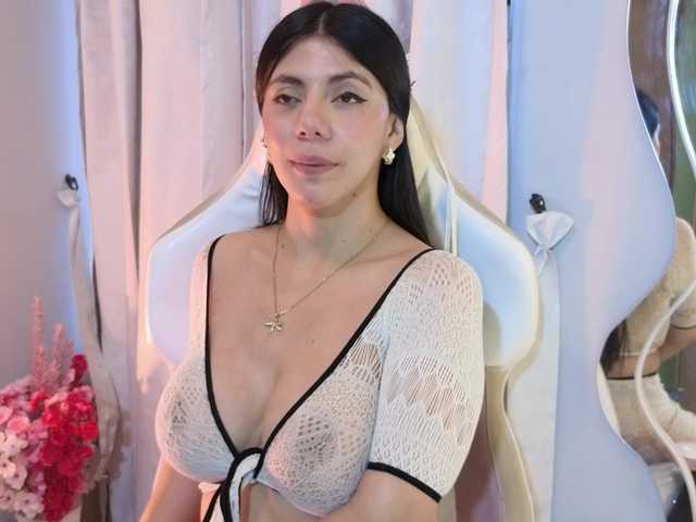 Cloesweety live cam on BongaCams