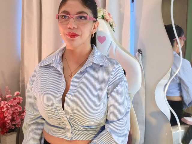 Cloesweety live cam on BongaCams