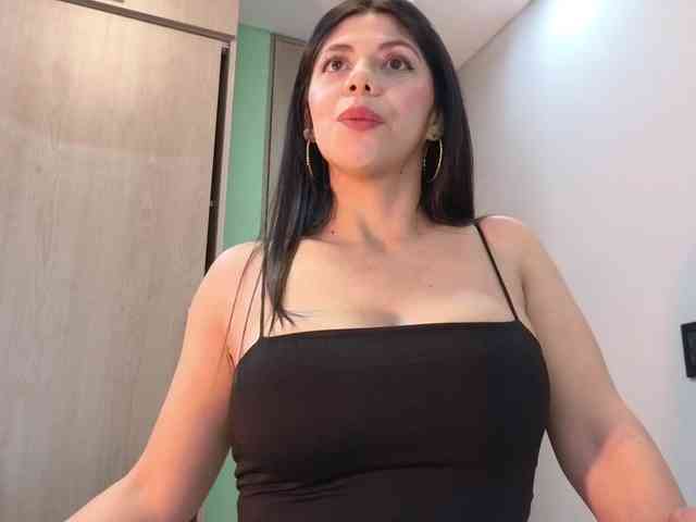 Cloesweety Live Webcam on BongaCams