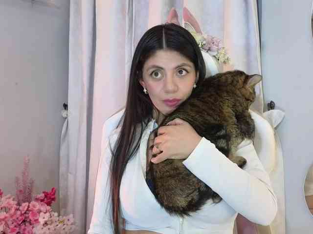 Модель: Dulce_Sammy