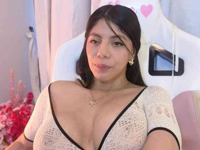 Модель: Dulce_Sammy
